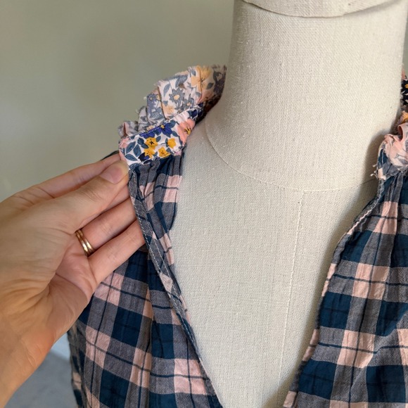 Pilcro Anthropologie Tavi Plaid Button Down Navy Pink Ruffle Collar Shirt Top XS - Picture 3 of 9